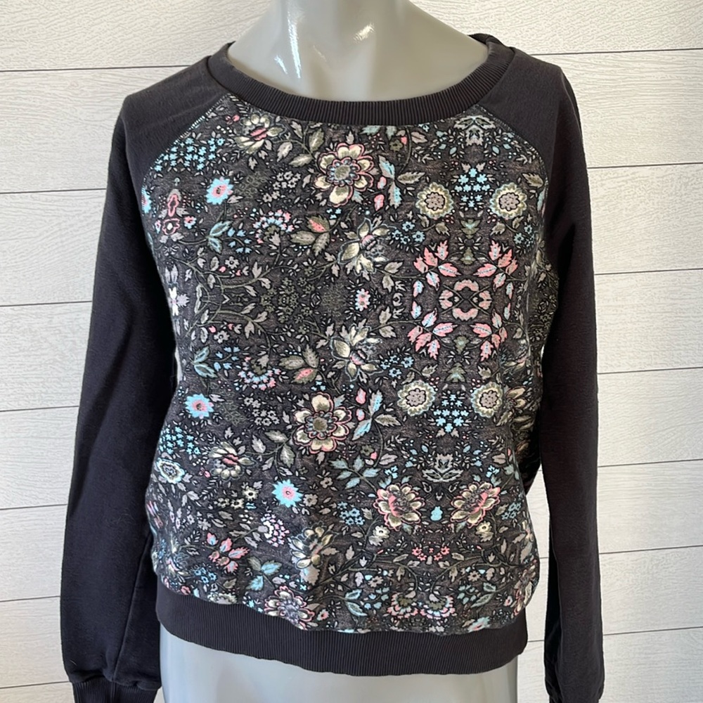 Billabong floral sweatshirt S